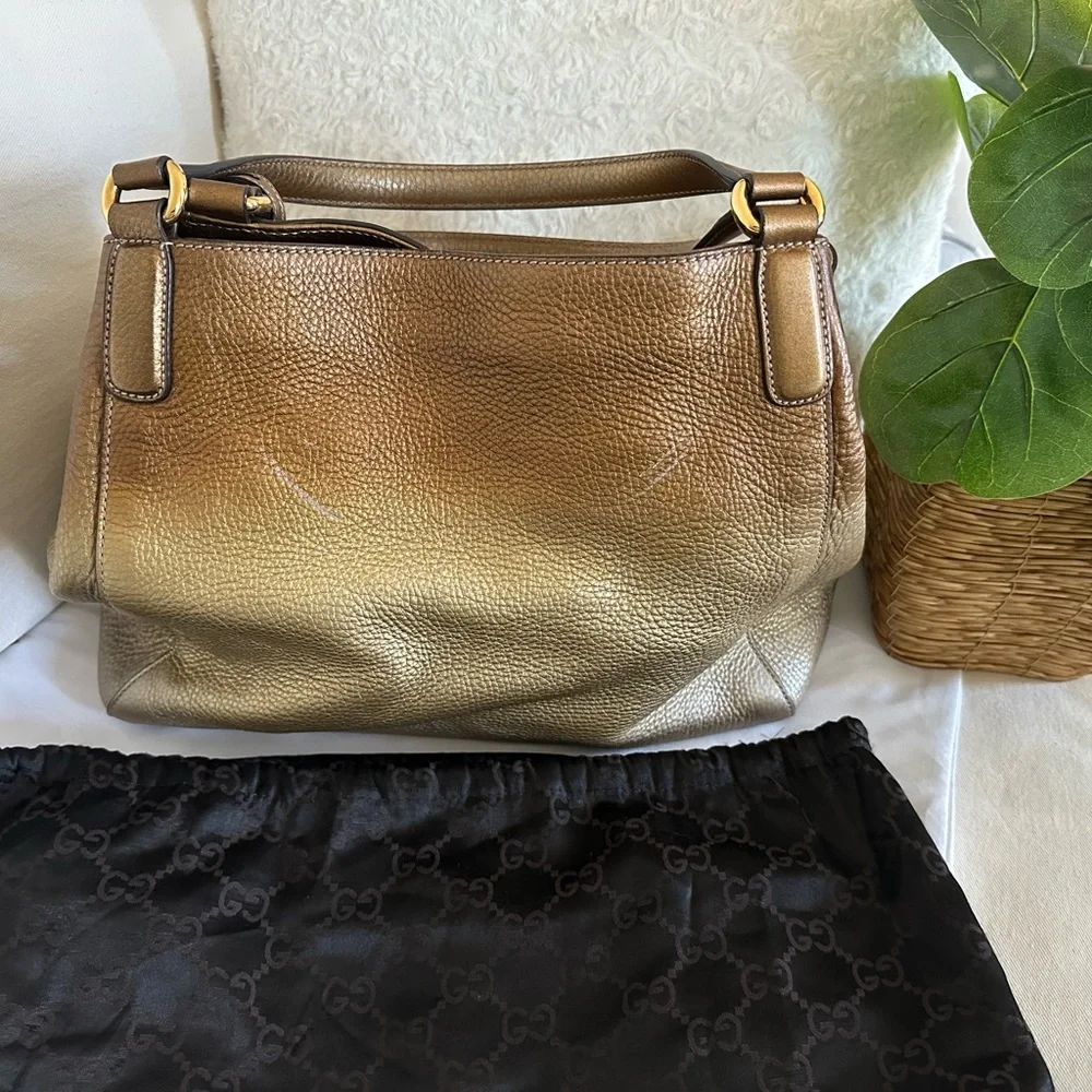 Gucci RARE Gold Ombre Pebbled Leather Shoulder Bag with Tassel - Picture 3 of 9
